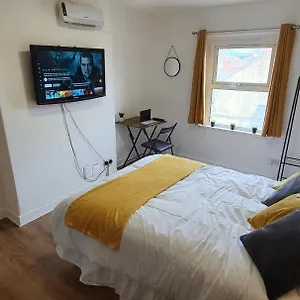 Fast Broadband, Budget Stay, Free Netflix. Cardiff