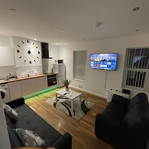 Central Serviced - Two Bedroom Cardiff